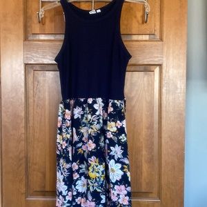 Gap petite medium summer dress. Fit n flare, midi length.